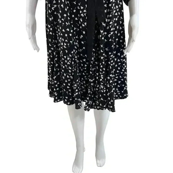 Talbots Black MIDI Dress SZ 8 Long Sleeve White Print Fit Flare Silhouette Flowy - Picture 7 of 16